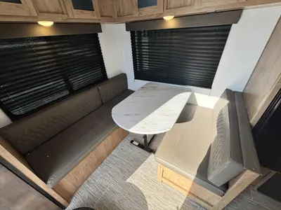 2025 Coachmen RV Freedom Express Select photo 37