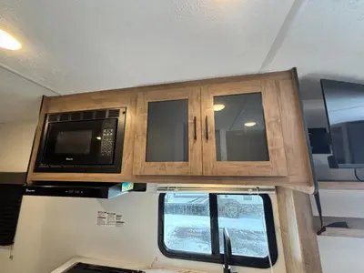 2025 Coachmen RV Freedom Express Select photo 17