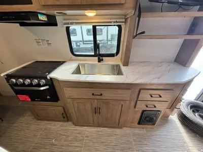 2025 Coachmen RV Freedom Express Select photo 19