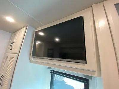 2025 Fleetwood RV Bounder photo 43