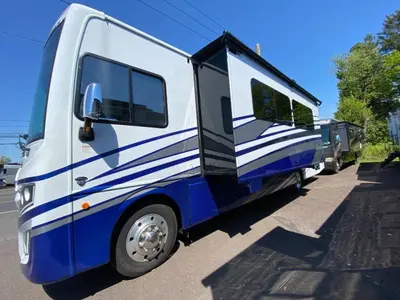 2025 Fleetwood RV Bounder photo 6