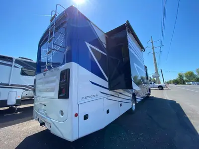 2025 Fleetwood RV Bounder photo 9