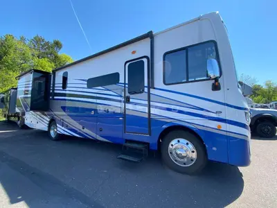 2025 Fleetwood RV Bounder photo 11