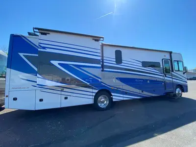 2025 Fleetwood RV Bounder photo 10