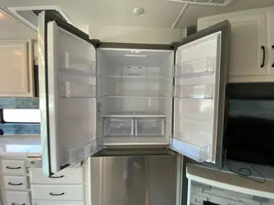 2025 Fleetwood RV Bounder photo 28