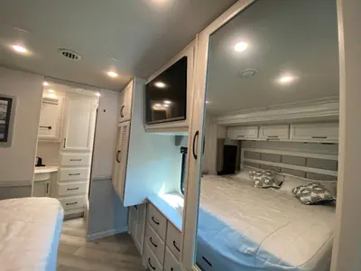2025 Fleetwood RV Bounder photo 39
