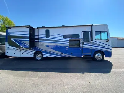 2025 Fleetwood RV Bounder photo 13