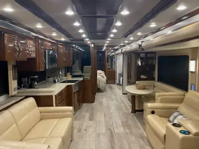 2020 NEWMAR KING AIRE photo 4