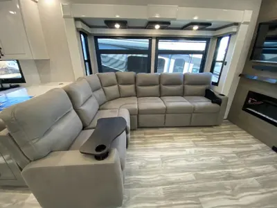 2025 Jayco Pinnacle photo 20