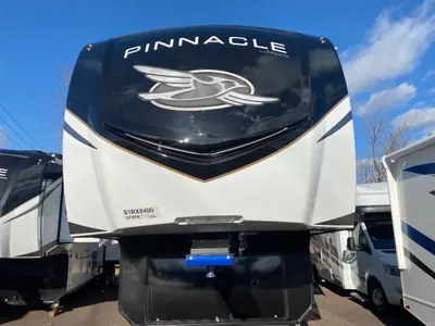 2025 Jayco Pinnacle photo 3
