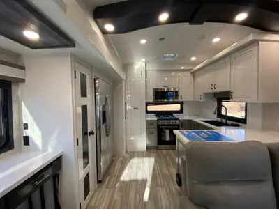 2025 Jayco Pinnacle photo 23