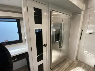 2025 Jayco Pinnacle photo 25