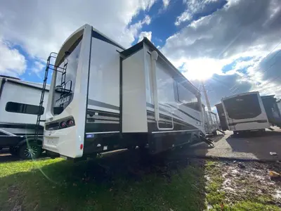 2025 Jayco Pinnacle photo 8