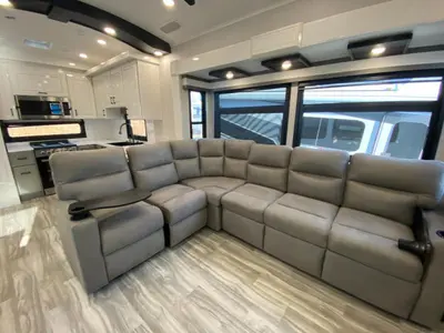 2025 Jayco Pinnacle photo 16