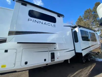 2025 Jayco Pinnacle photo 5
