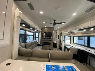 2025 Jayco Pinnacle photo 45