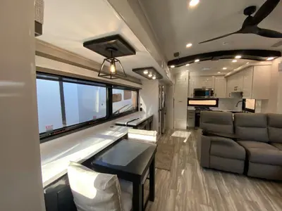 2025 Jayco Pinnacle photo 11