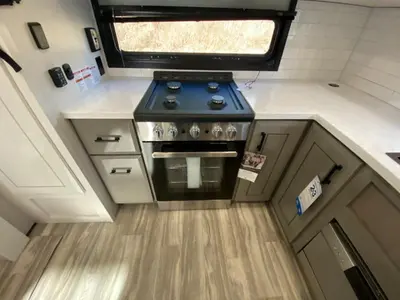 2025 Jayco Pinnacle photo 36