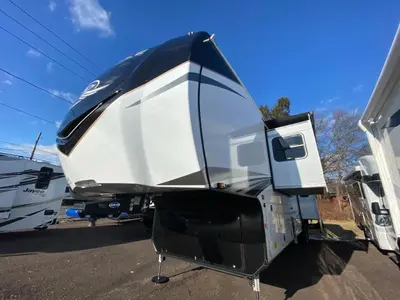 2025 Jayco Pinnacle photo 4