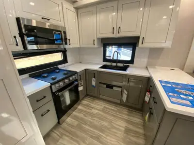 2025 Jayco Pinnacle photo 28