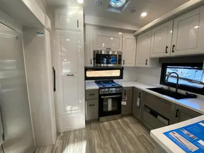 2025 Jayco Pinnacle photo 26