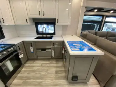 2025 Jayco Pinnacle photo 29