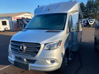 New 2025 Pleasure-Way Plateau XLRB Std. Model