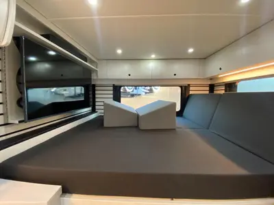 2025 Pleasure-Way Plateau XLRB photo 31