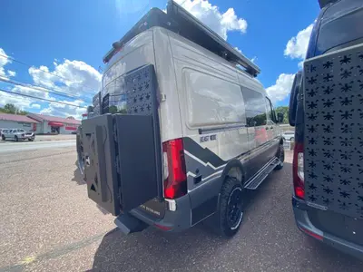 2025 Storyteller Overland Storyteller Overland photo 9
