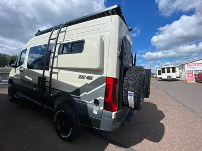2025 Storyteller Overland Storyteller Overland photo 7