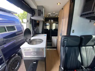 2025 Storyteller Overland Storyteller Overland photo 13