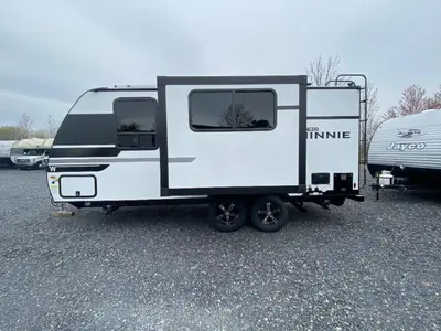 2025 Winnebago Micro Minnie photo 5