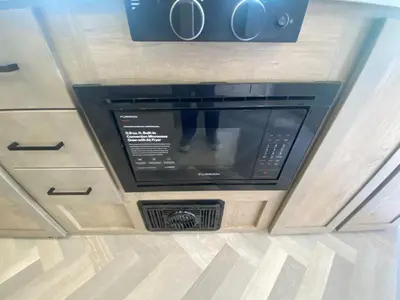 2026 Ember RV E-Series photo 17