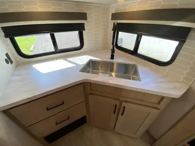 2026 Ember RV E-Series photo 31