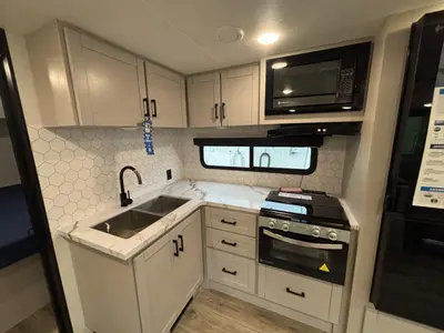 2026 Jayco Jay Feather photo 24