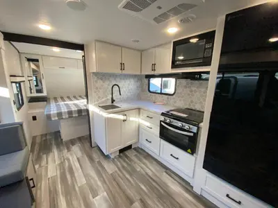 2026 Jayco Jay Feather photo 24