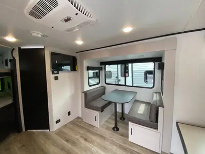 2026 Jayco Jay Feather Air photo 9