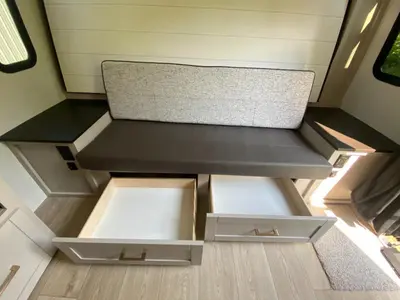 2027 Jayco Jay Feather Air photo 40