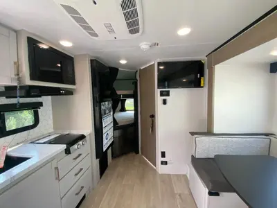 2027 Jayco Jay Feather Air photo 18