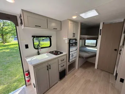2027 Jayco Jay Flight photo 18