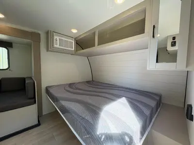 2027 Jayco Jay Flight photo 13