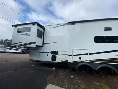 2026 Jayco Pinnacle photo 5