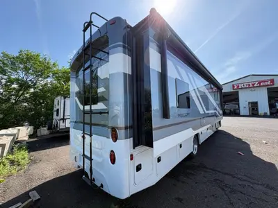 2027 Jayco Precept photo 10