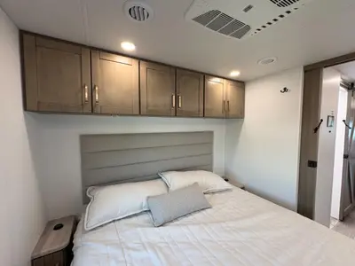 2027 Jayco Precept photo 38