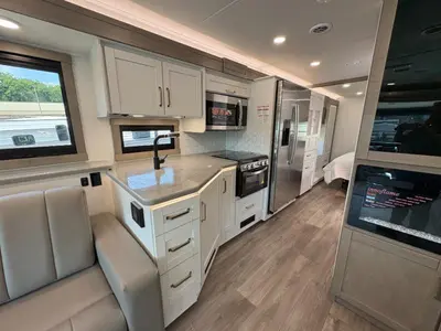 2027 Jayco Precept photo 24
