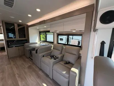 2027 Jayco Precept photo 18