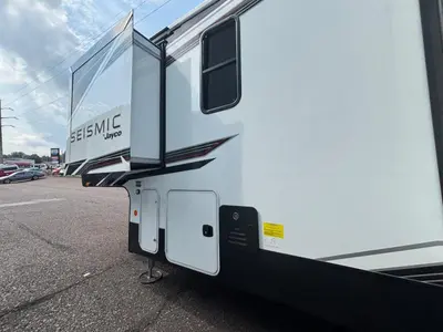 2026 Jayco Seismic photo 7