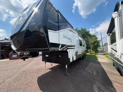 2026 Jayco Seismic photo 4
