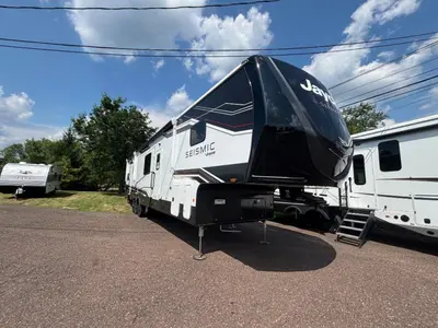 2026 Jayco Seismic photo 2