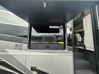 2026 Jayco Seneca photo 4